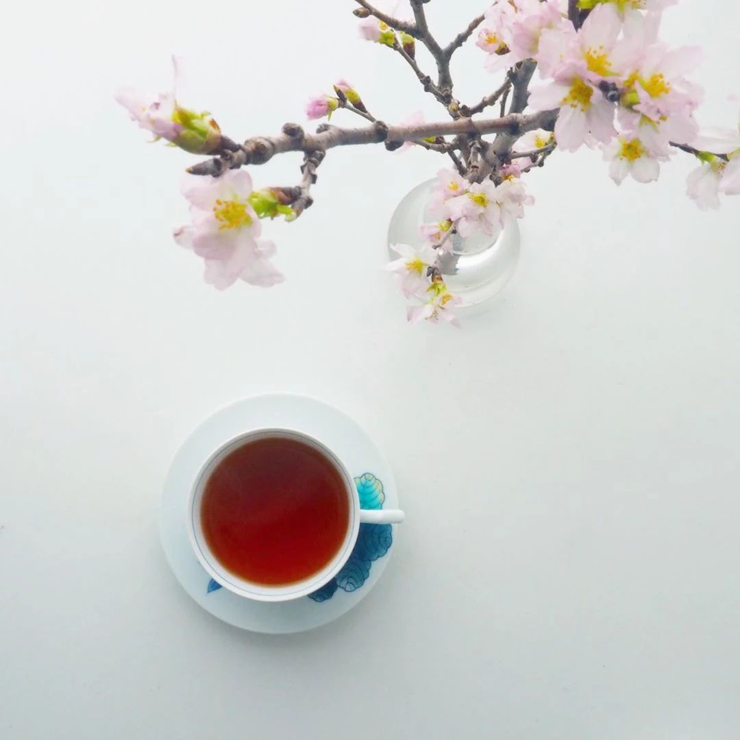 上一壺茶，插幾枝花(圖2)