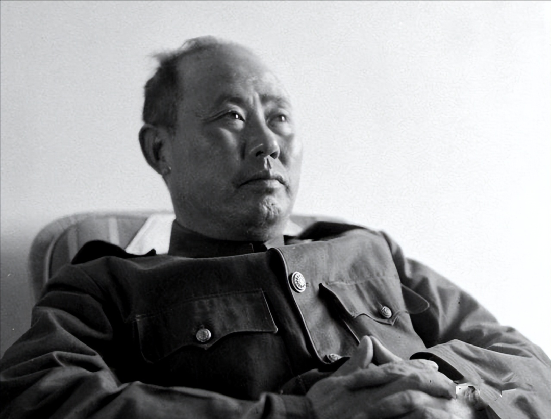 毛主席剛到北京一個(gè)月，傅作義警衛(wèi)團(tuán)密謀兵變，聶榮臻倒吸口涼氣(圖5)