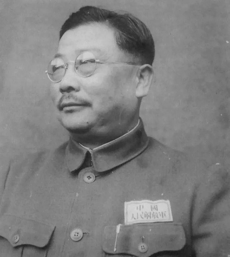 毛主席剛到北京一個(gè)月，傅作義警衛(wèi)團(tuán)密謀兵變，聶榮臻倒吸口涼氣(圖7)