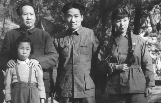 毛主席極其罕見、珍貴的絕版照片(圖10)