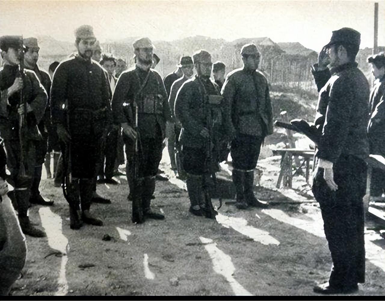 左權(quán)壯烈犧牲后，遺體被日軍粗暴羞辱，彭德懷組建暗殺隊(duì)為其報(bào)仇(圖4)
