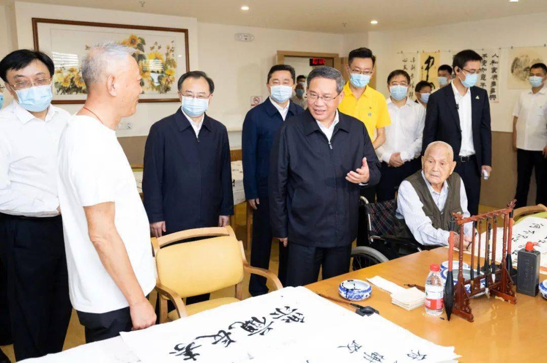 國(guó)務(wù)院總理李強(qiáng)海南調(diào)研1.jpeg 李強(qiáng)在海南調(diào)研時(shí)強(qiáng)調(diào) 加快建設(shè)中國(guó)特色自由貿(mào)易港 在深化改革開(kāi)放中增進(jìn)民生福祉(圖2)