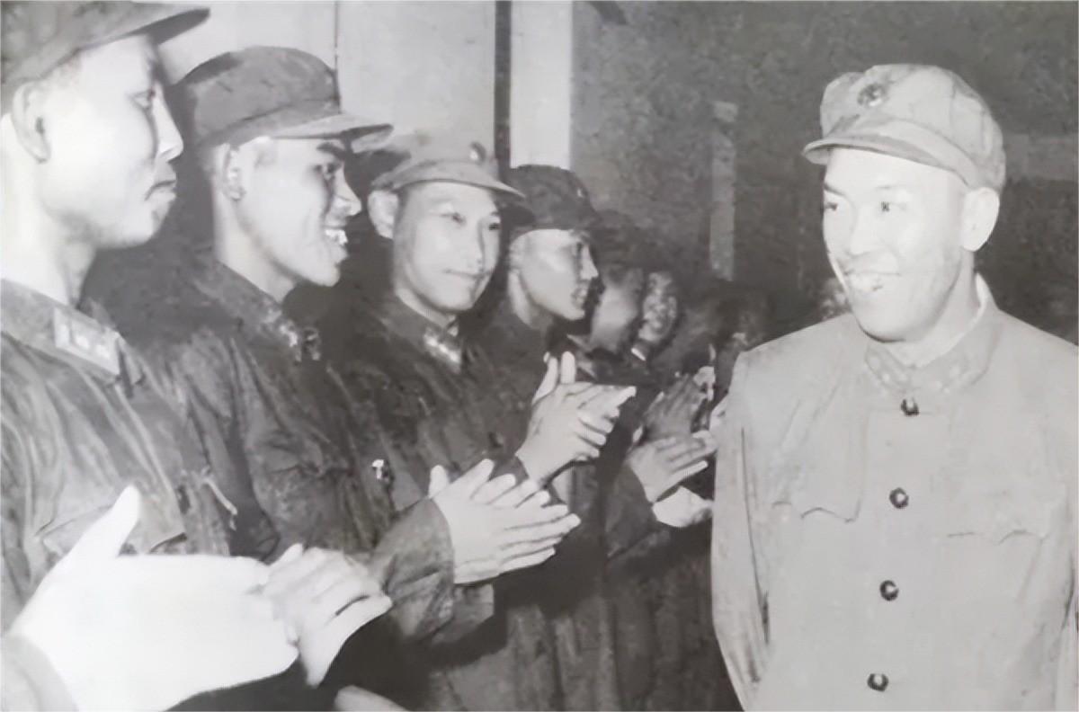 1980年梁興初回北京時，葉帥給他兩個選擇，梁興初：一個也不選(圖8)