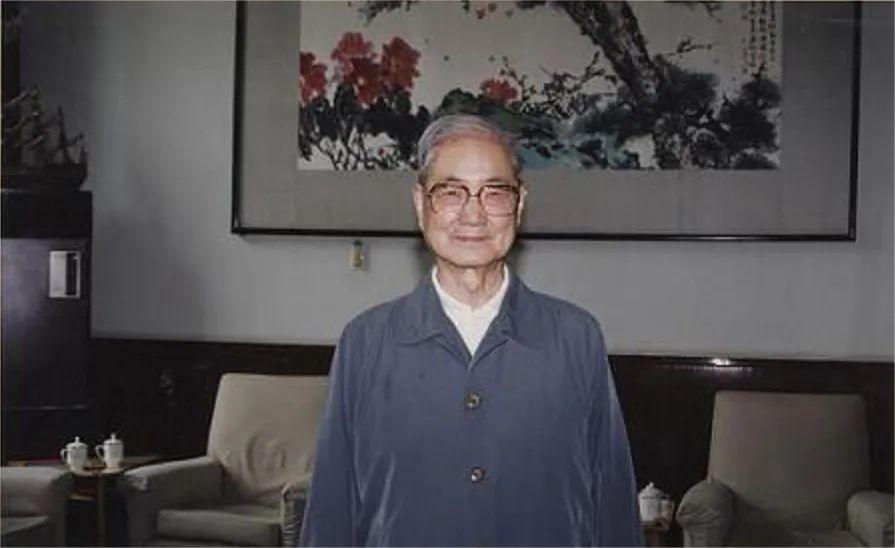 他是唯一在世的中共第一代領導人，官至正國級，曾是周總理秘書，現(xiàn)106歲(圖1)