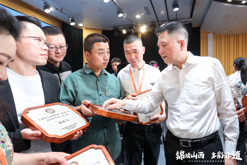 對話｜中國非遺保護協(xié)會會長王曉峰：非遺傳承，核心在青年(圖13)