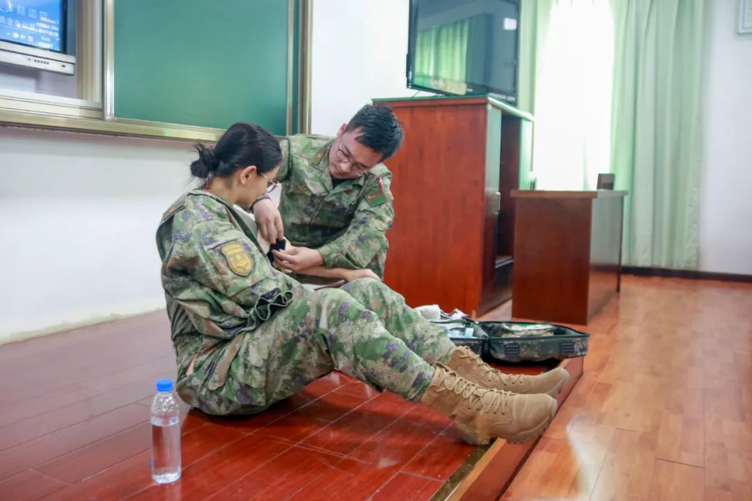 貴州武警2.jpg 傾情服務(wù)官兵 全力保障打贏(圖3)