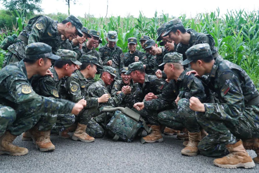 640 (95).jpg 組圖:直擊新兵徒步行軍訓(xùn)練(圖5)