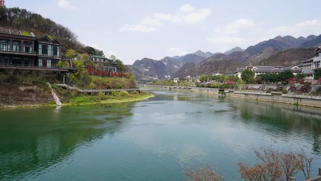 赤水河.jpg 傳統(tǒng)工藝“12987”背后的含義:探尋醬酒的優(yōu)劣勢之分(圖3)