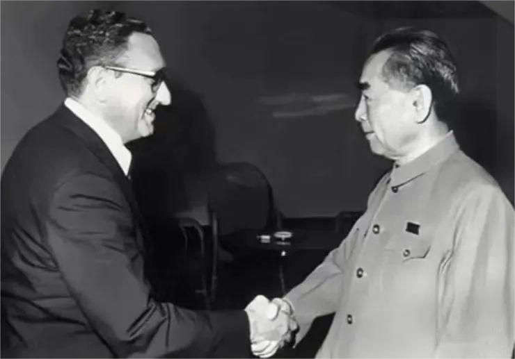 基辛格 周總理.jpg 基辛格來華和高層領導人的珍貴照片(圖3)