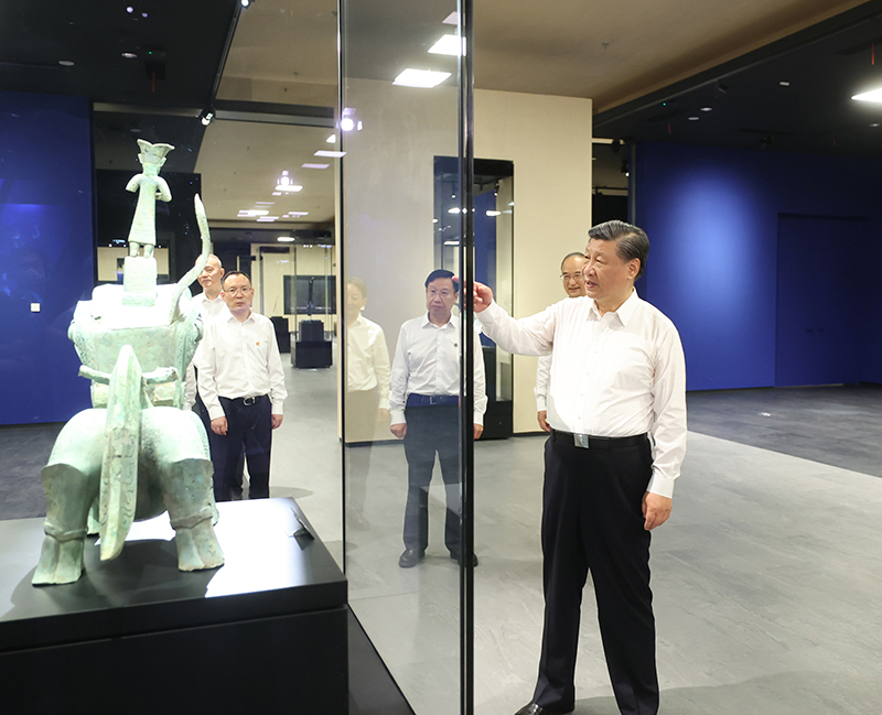 習(xí)近平四川.jpg 習(xí)近平在四川考察時(shí)強(qiáng)調(diào) 推動(dòng)新時(shí)代治蜀興川再上新臺(tái)階 奮力譜寫(xiě)中國(guó)式現(xiàn)代化四川新篇章 返京途中在陜西漢中考察(圖1)