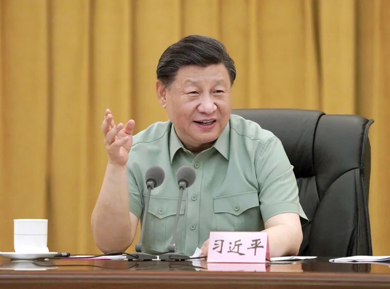 習(xí)近平81 2023.jpg 習(xí)近平八一前夕視察西部戰(zhàn)區(qū)空軍(圖1)