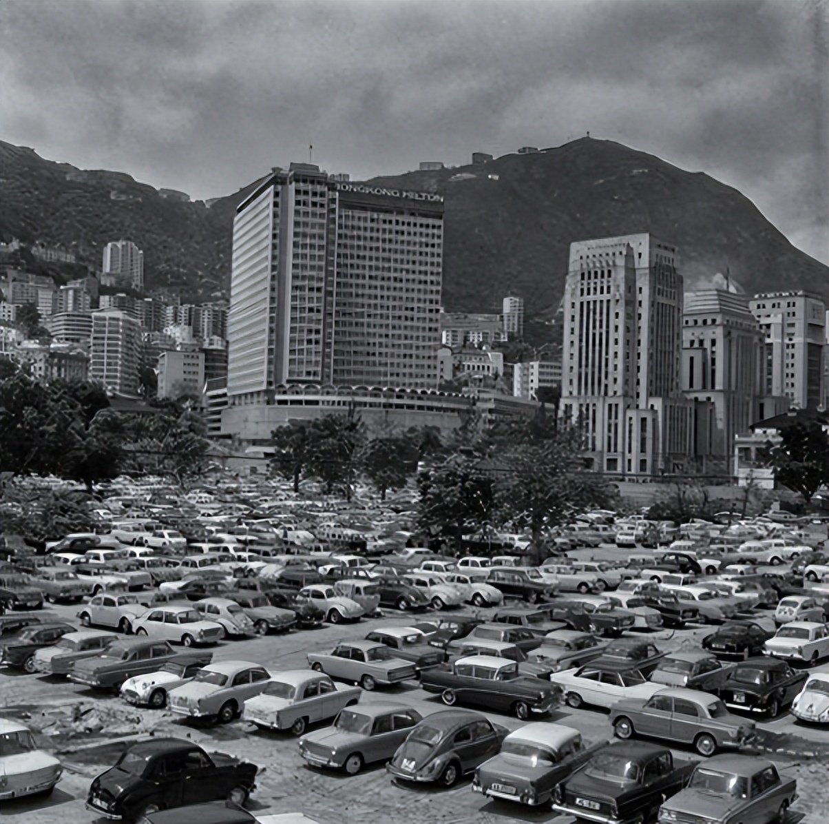 香港回歸前，英國掙了多少錢？外交部副部長：英國每年拿走1000億(圖9)