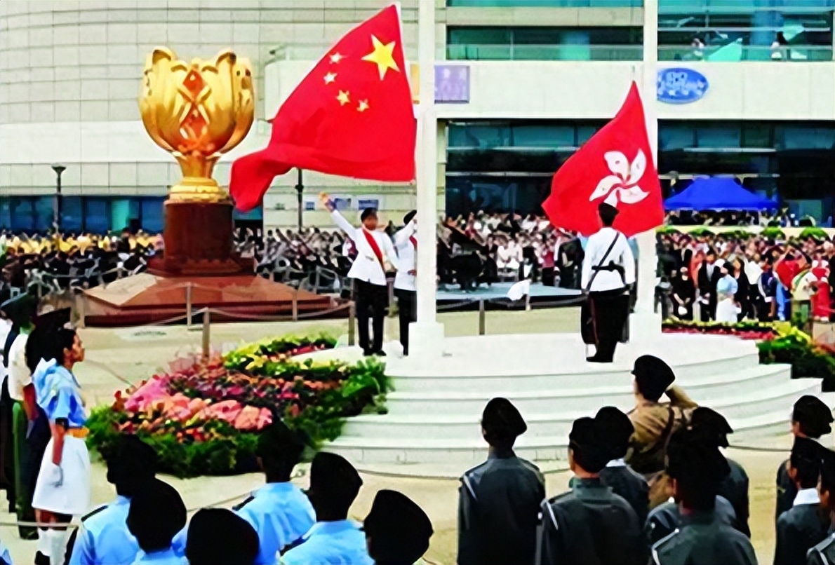 香港回歸前，英國掙了多少錢？外交部副部長：英國每年拿走1000億(圖17)