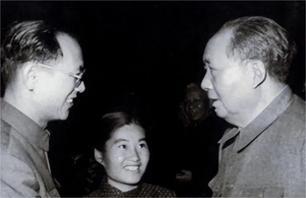 彭老總要處決一名逃兵，毛主席心軟阻止，沒成想竟救下了未來司令(圖9)