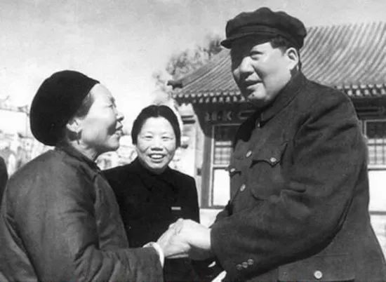 毛主席最溫柔的三句詩，一句入選小學課本，一句成無數(shù)女子的座右銘(圖6)