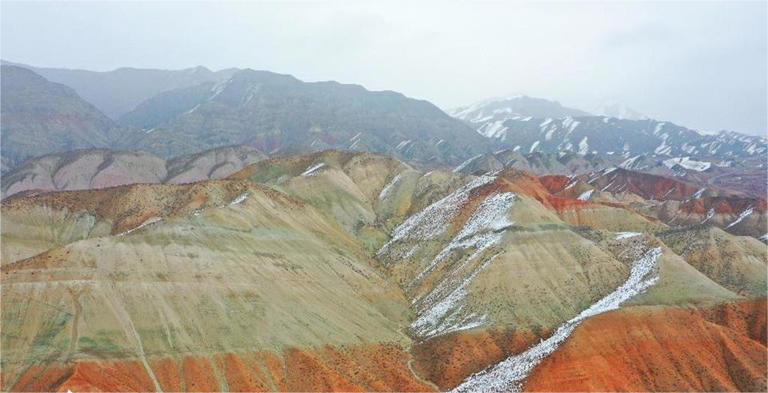 新疆昌吉：雪落丹霞 半山水墨半山詩(圖5)