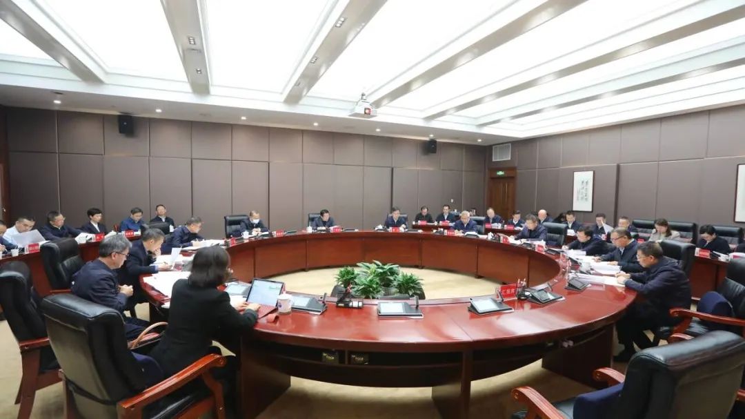 會(huì)議現(xiàn)場maotai.jpg 茅臺(tái)集團(tuán)召開黨委(擴(kuò)大)會(huì)(圖2)