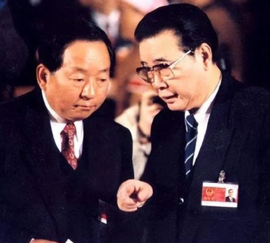 54歲當(dāng)選副總理，如今94歲仍健在，子女無(wú)一人當(dāng)官！(圖1)