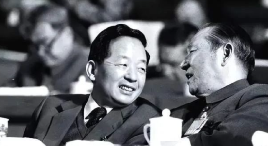 54歲當(dāng)選副總理，如今94歲仍健在，子女無(wú)一人當(dāng)官！(圖4)
