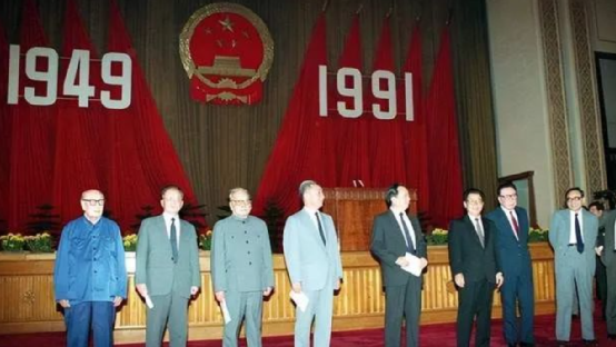 54歲當(dāng)選副總理，如今94歲仍健在，子女無(wú)一人當(dāng)官！(圖5)