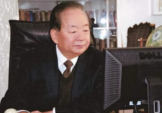 54歲當(dāng)選副總理，如今94歲仍健在，子女無(wú)一人當(dāng)官！(圖7)