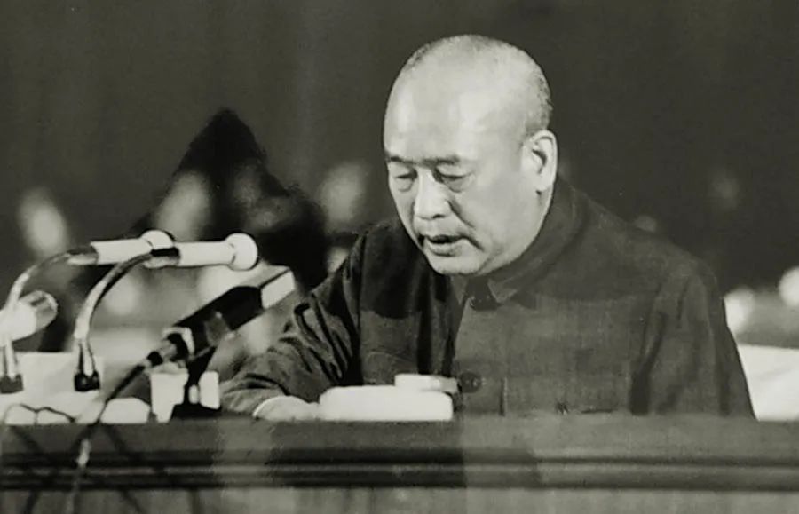 余秋里：擔任石油部長的開國中將，毛主席稱其是個帥才，開創(chuàng)中國石油工業(yè)最輝煌時期(圖1)