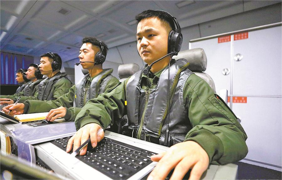 戰(zhàn)鷹巡航海天間，海軍航空兵某部開展反潛訓(xùn)練(圖4)