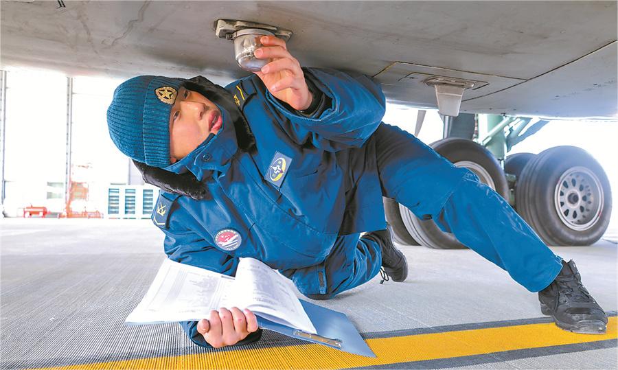 戰(zhàn)鷹巡航海天間，海軍航空兵某部開展反潛訓(xùn)練(圖5)