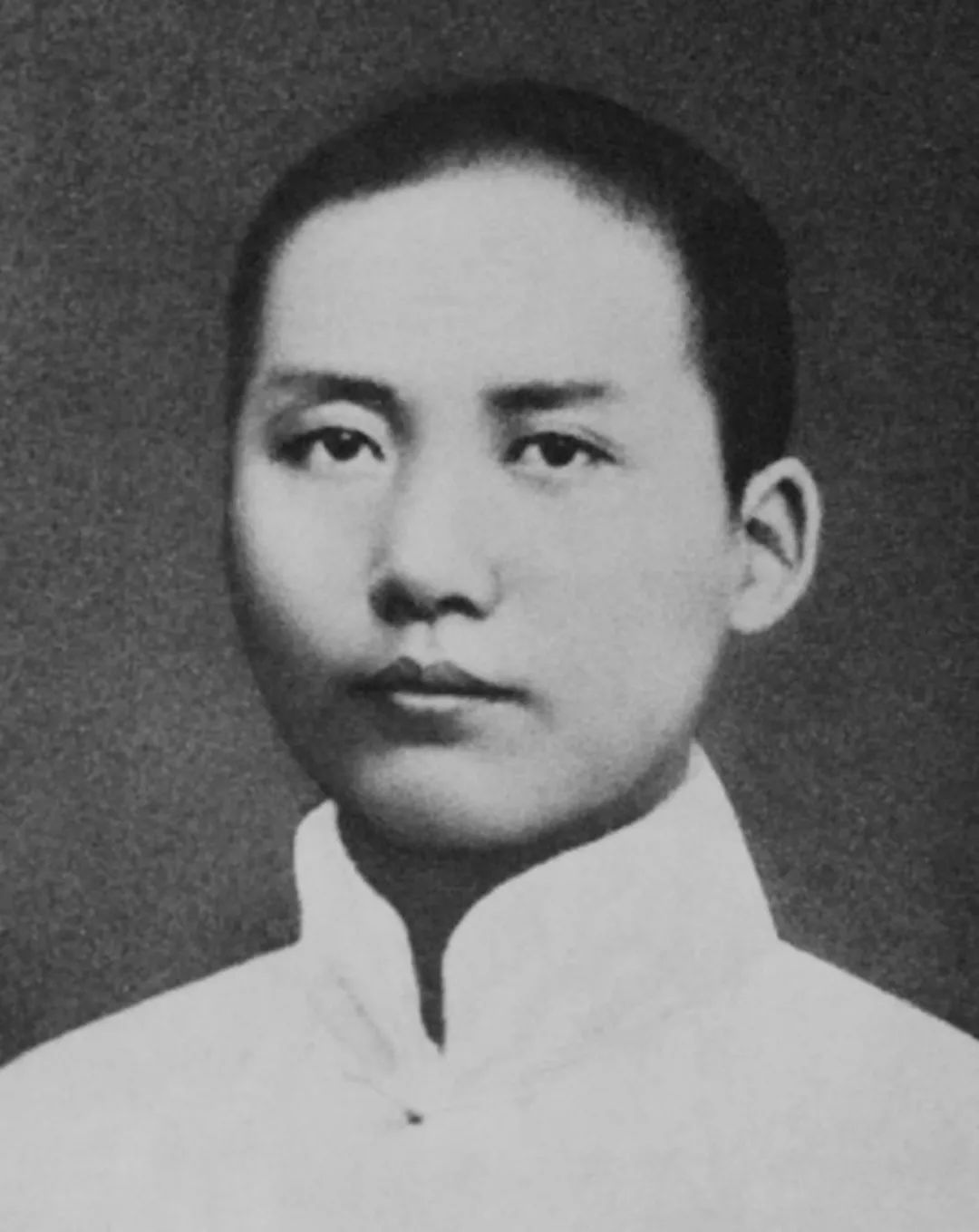 1920年的毛澤東.jpg 在革命戰(zhàn)爭實踐中“尋道”的毛澤東(圖1)