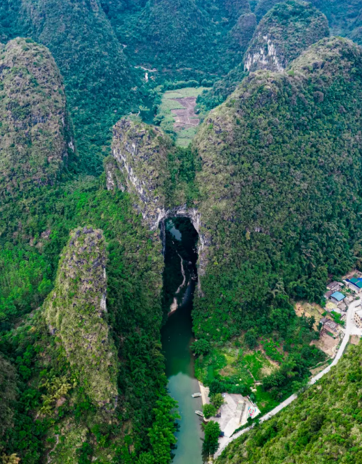 遍地“藍(lán)寶石”！廣西這里成為“五一”最受歡迎的小眾旅游目的地(圖31)