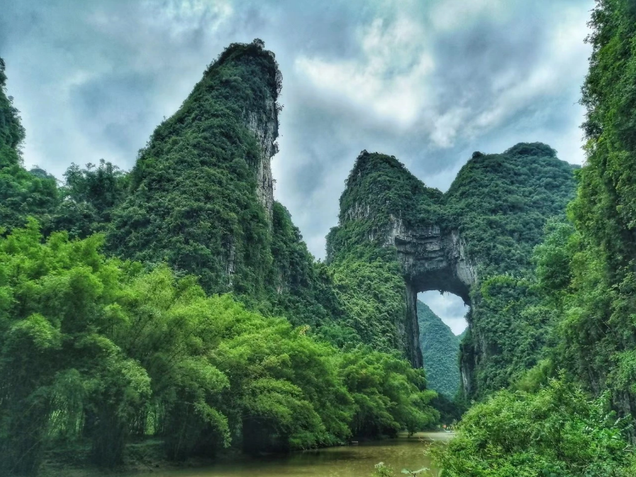 遍地“藍(lán)寶石”！廣西這里成為“五一”最受歡迎的小眾旅游目的地(圖32)
