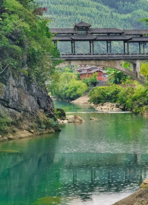 遍地“藍(lán)寶石”！廣西這里成為“五一”最受歡迎的小眾旅游目的地(圖38)
