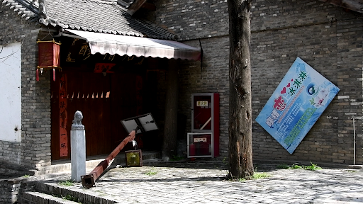 批量復制的旅游古鎮(zhèn)，正在批量淪為“鬼鎮(zhèn)”(圖1)