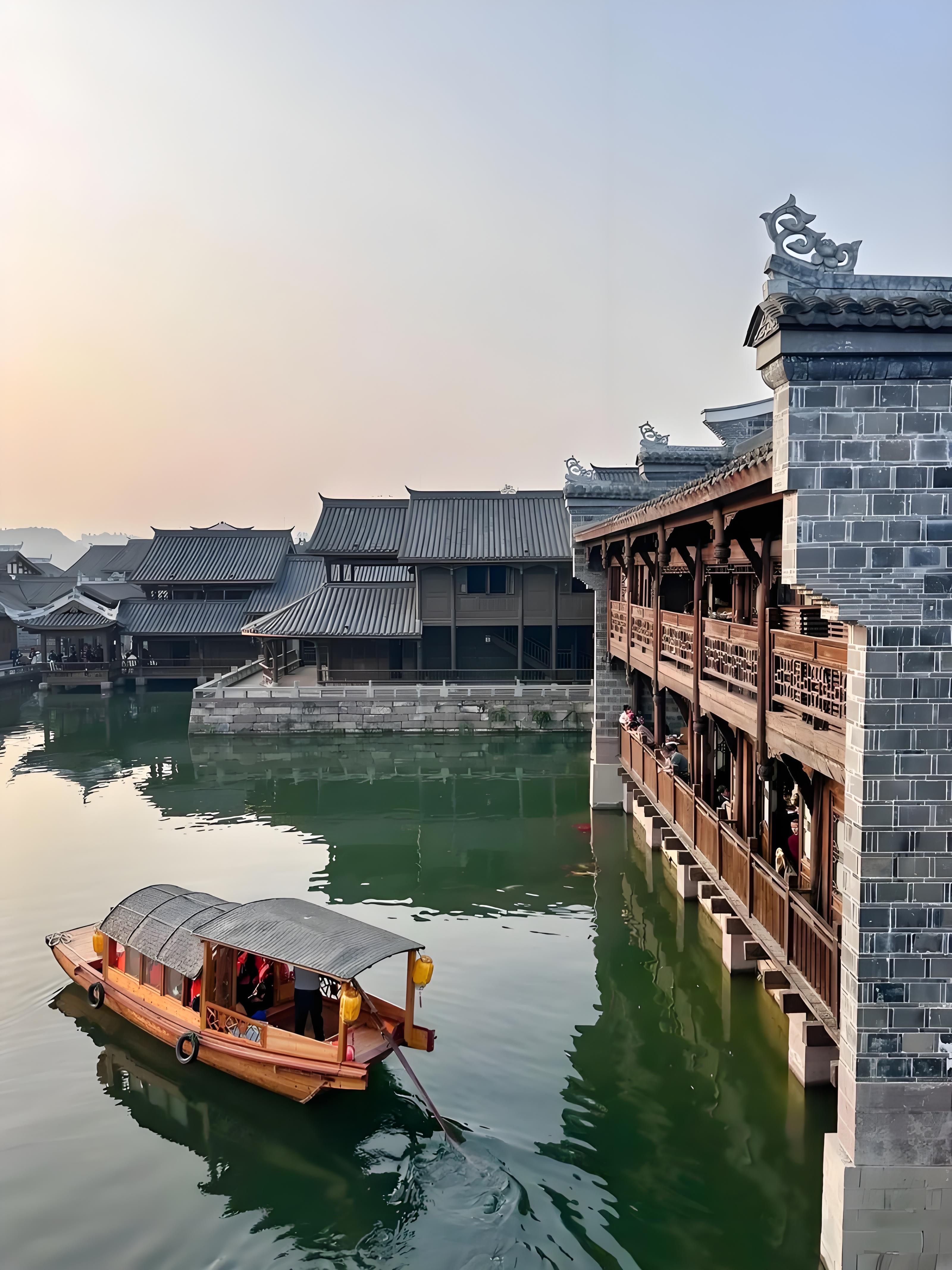 批量復制的旅游古鎮(zhèn)，正在批量淪為“鬼鎮(zhèn)”(圖7)