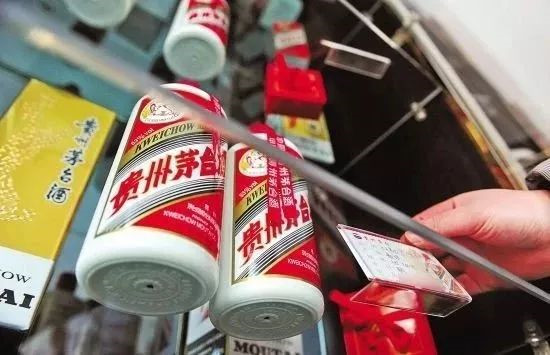 茅臺飛天.jpg i茅臺里價格倒掛最嚴重的3款茅臺酒(圖1)
