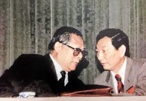重溫朱镕基1988年參選上海市長演講（與江書記互動談笑風(fēng)生(圖2)