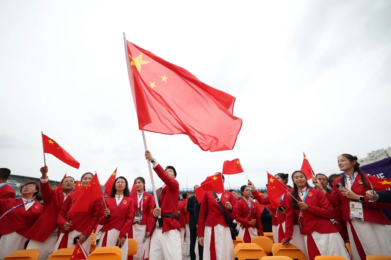 巴黎奧運(yùn)會(huì)正式開幕，“中國紅”閃耀塞納河(圖3)