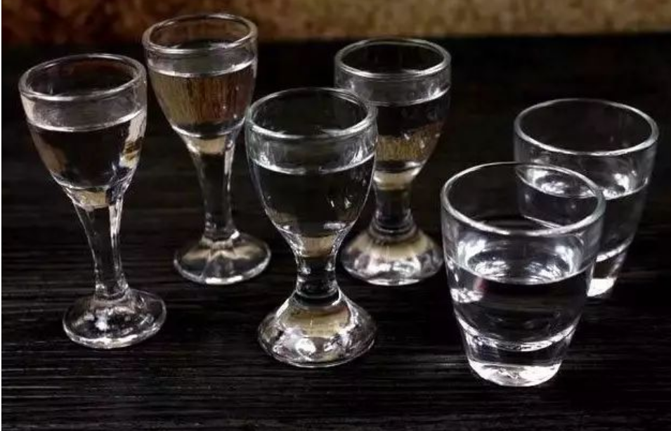 喝了假酒，身體會出現(xiàn)哪些嚴(yán)重癥狀？(圖4)