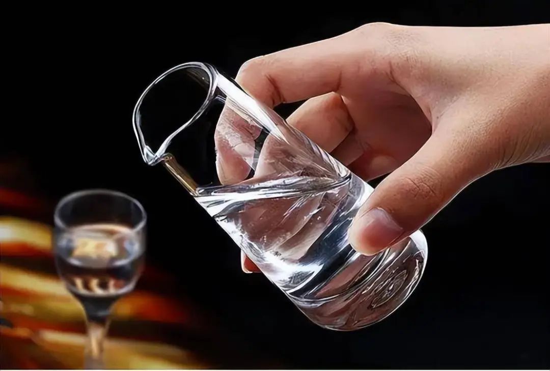 聰明的酒局社交，是從不拆穿，但要遠(yuǎn)離(圖4)