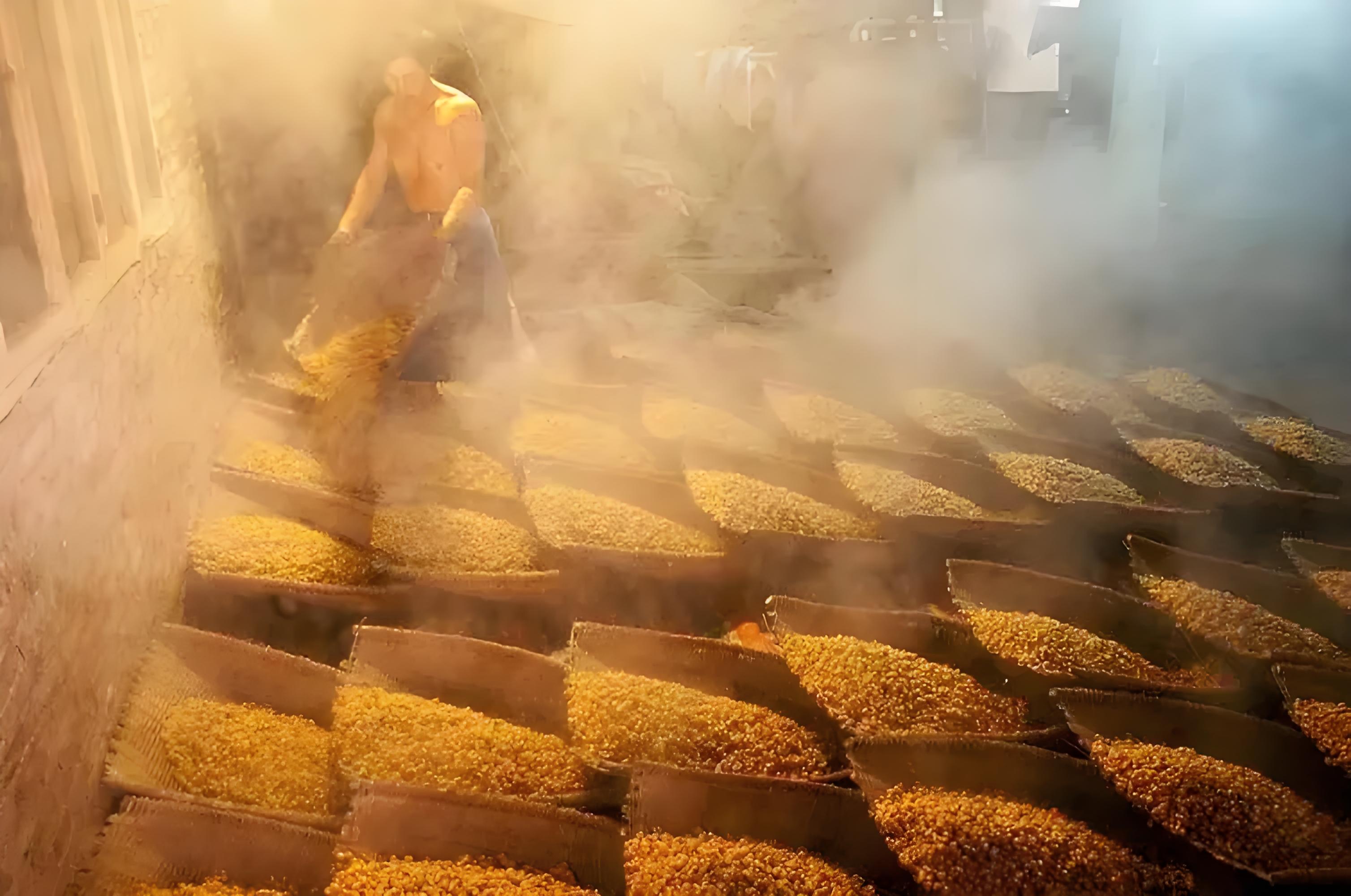 玉米酒 半固態(tài)發(fā)酵.jpg 白酒生產(chǎn)中的主要原料(淀粉質(zhì)原料)的成分及特性(圖3)