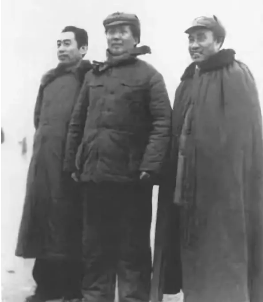 毛主席逝世48周年｜四首毛主席詩(shī)詞，至情至性，說(shuō)透了偉人的一生(圖3)