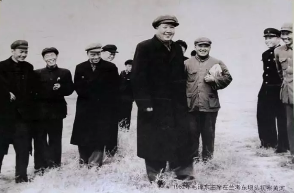 毛主席逝世48周年｜四首毛主席詩(shī)詞，至情至性，說(shuō)透了偉人的一生(圖8)