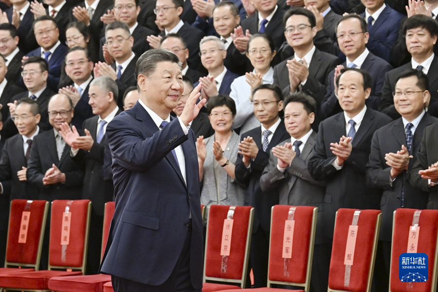習(xí)近平在接見探月工程嫦娥六號(hào)任務(wù)參研參試人員代表2.jpg 習(xí)近平在接見探月工程嫦娥六號(hào)任務(wù)參研參試人員代表時(shí)發(fā)表重要講話強(qiáng)調(diào) 再接再厲乘勢(shì)而上 加快建設(shè)航天強(qiáng)國(guó)(圖3)