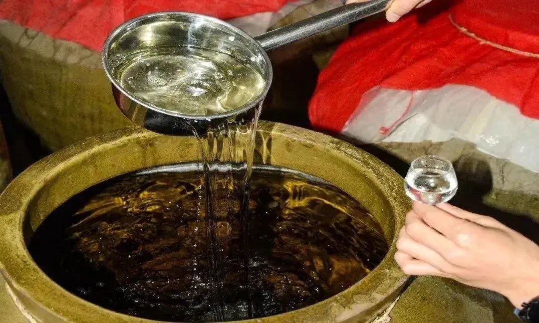 醬香酒焦糊味是什么？醬酒愛(ài)好者必懂的知識(shí)點(diǎn)！(圖2)