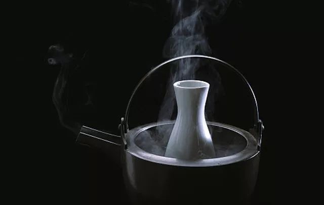 喝酒喝高度酒，做人做低調(diào)人(圖1)