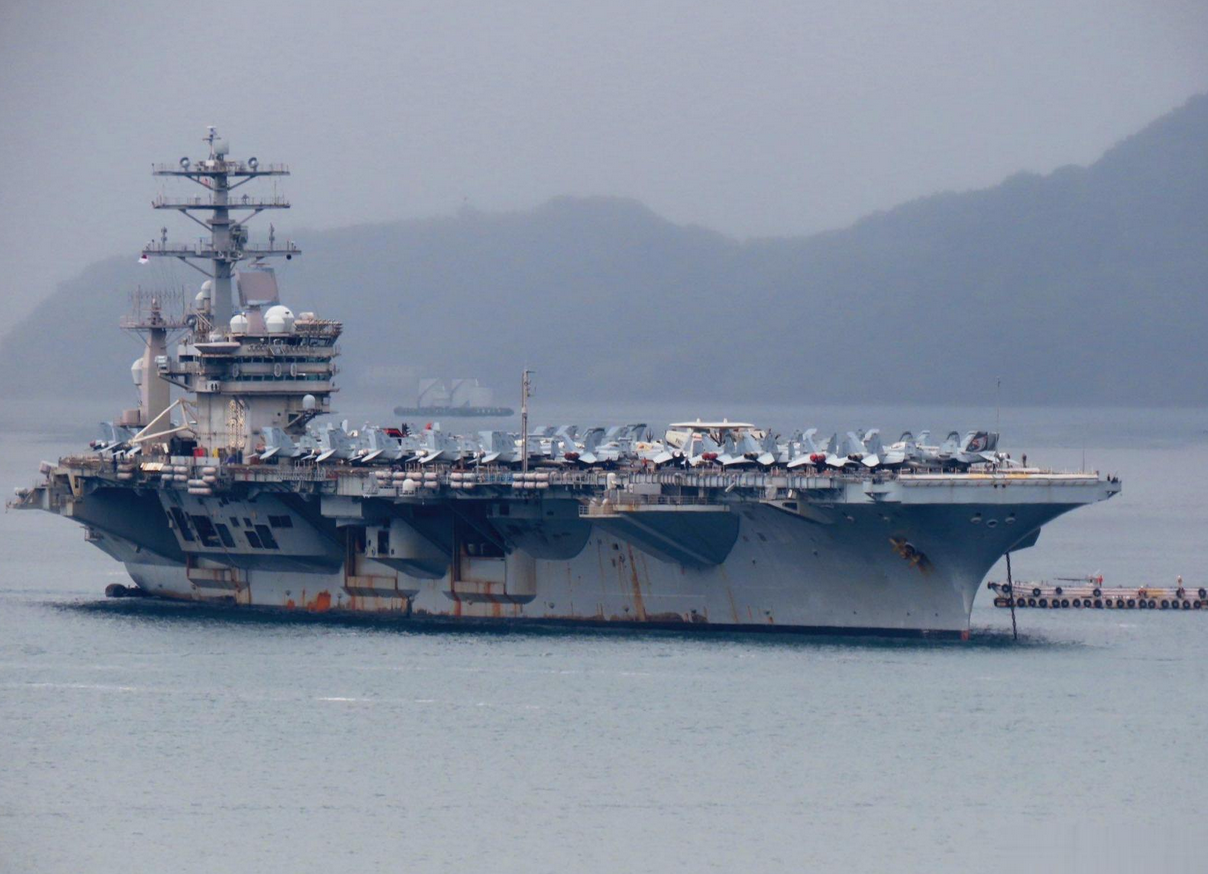 美軍“尼米茲”號航母明年將進(jìn)入退役流程(圖2) 美軍“尼米茲”號航母明年將進(jìn)入退役流程(圖2)