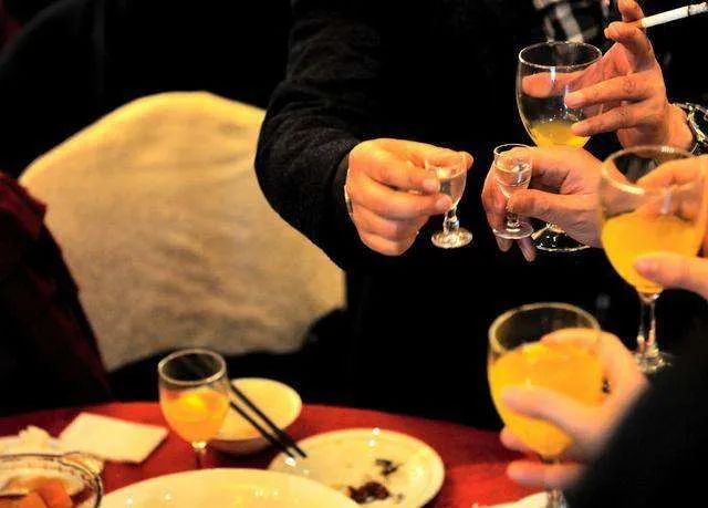 任何關(guān)系，我干杯，你隨意！(圖3)
