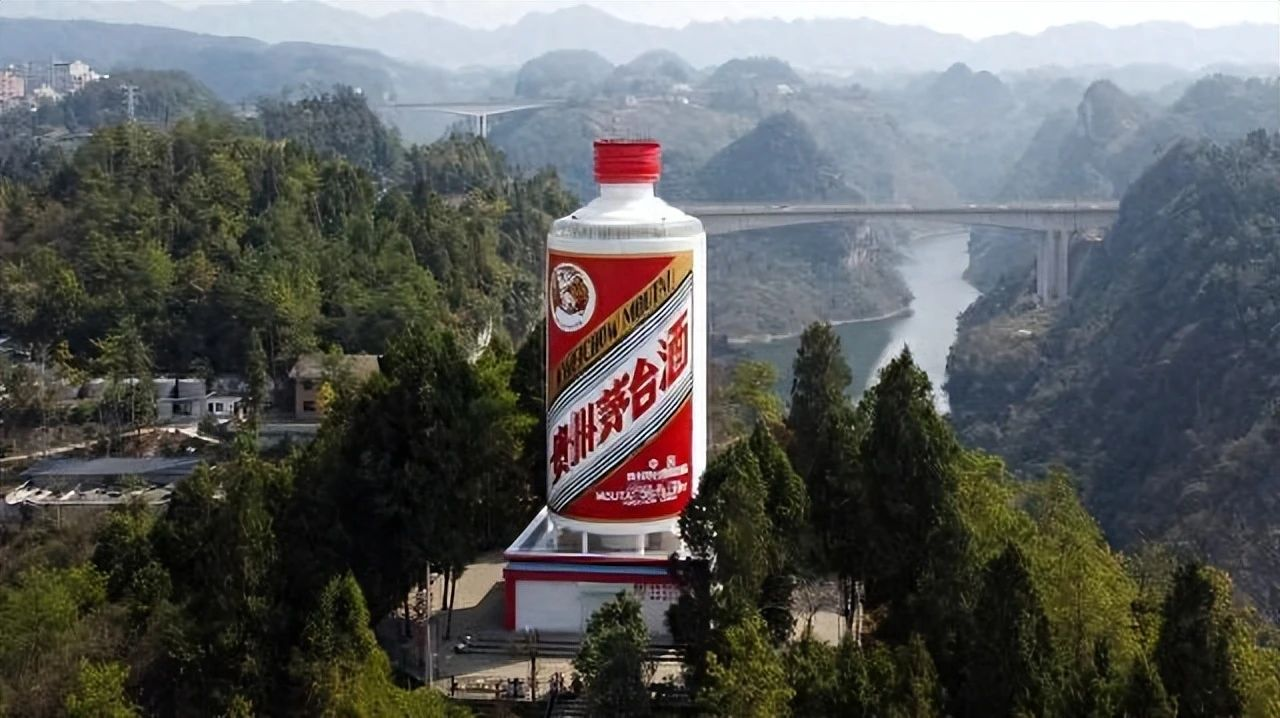 體制內(nèi)精英退出酒桌后，誰會是中國酒桌食物鏈最頂端？(圖1)