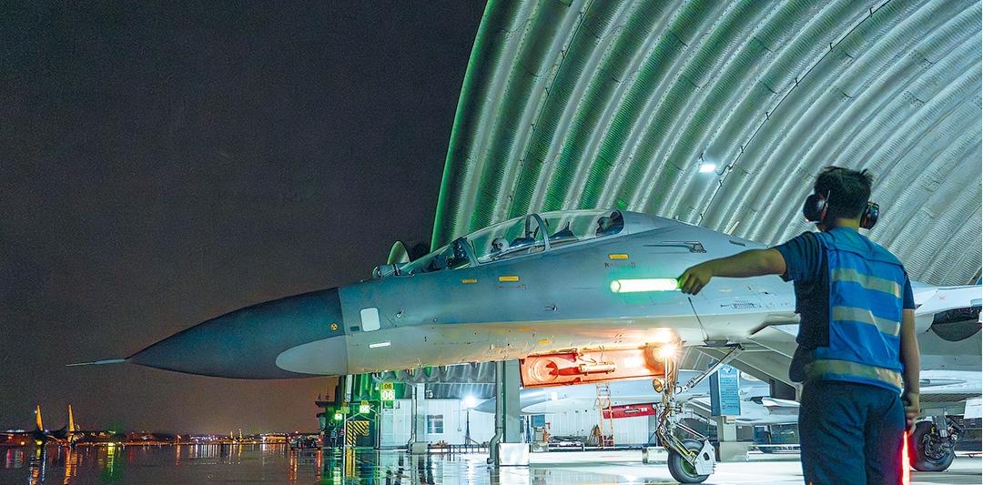 空軍某部夜間飛行訓練影像(圖3)