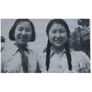 李訥是江青生的，李敏是賀子珍生的，平日里姐妹倆的關(guān)系怎么樣？